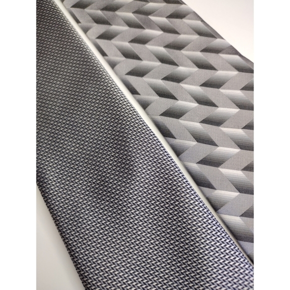 Bundle of 2 neckties - Picture 2 of 7